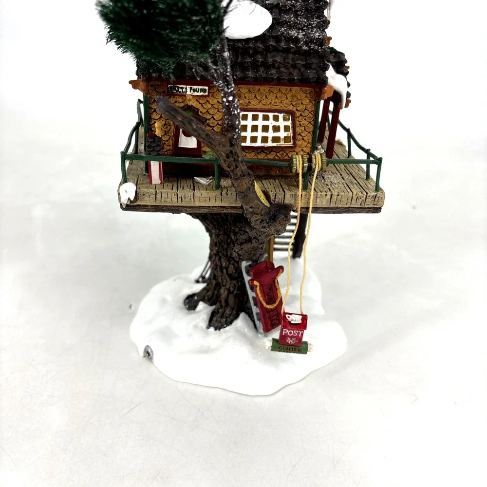 Dept 56 Town Meeting Hall Tree House North Pole, Woods Entrance, Snowman & Elf